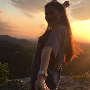 Meet your Posher, Ella